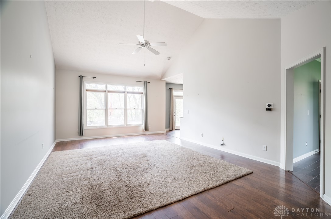 10680 Meadowfields Court