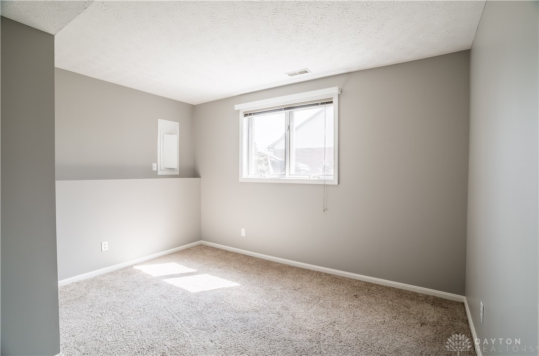 10680 Meadowfields Court