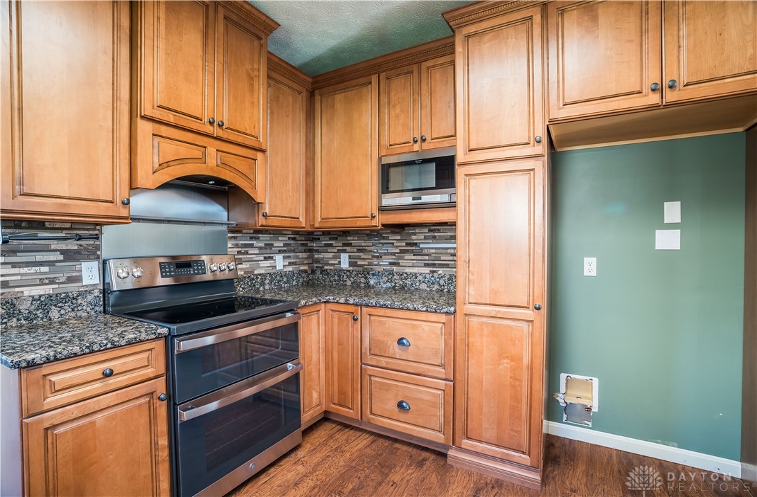 10680 Meadowfields Court