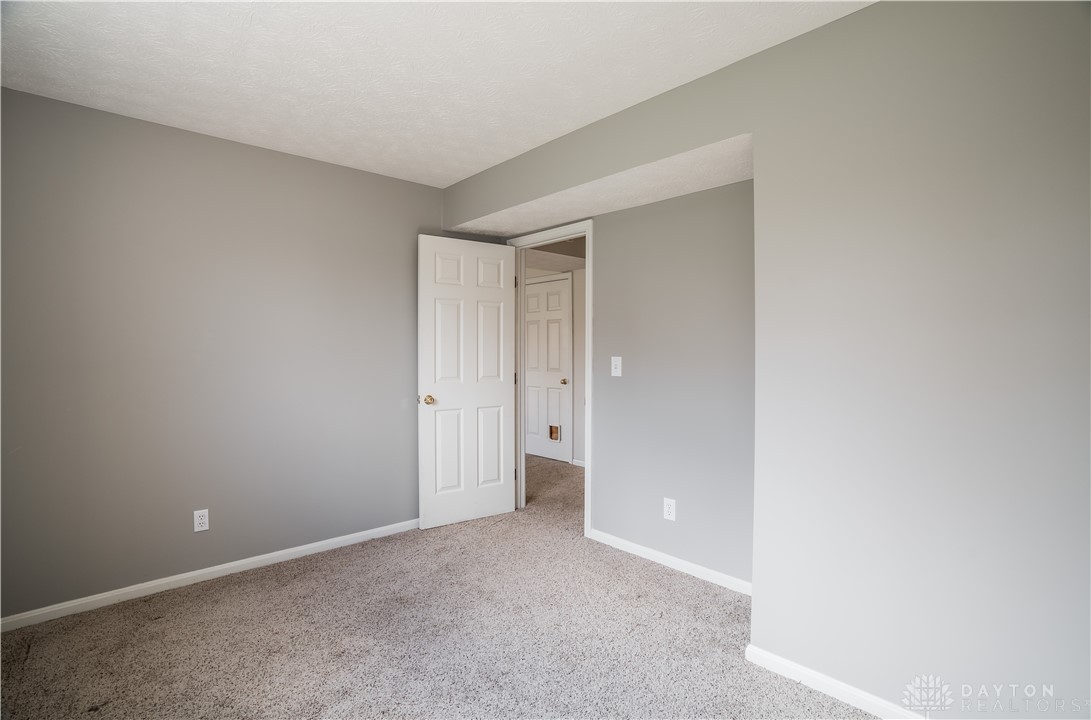 10680 Meadowfields Court