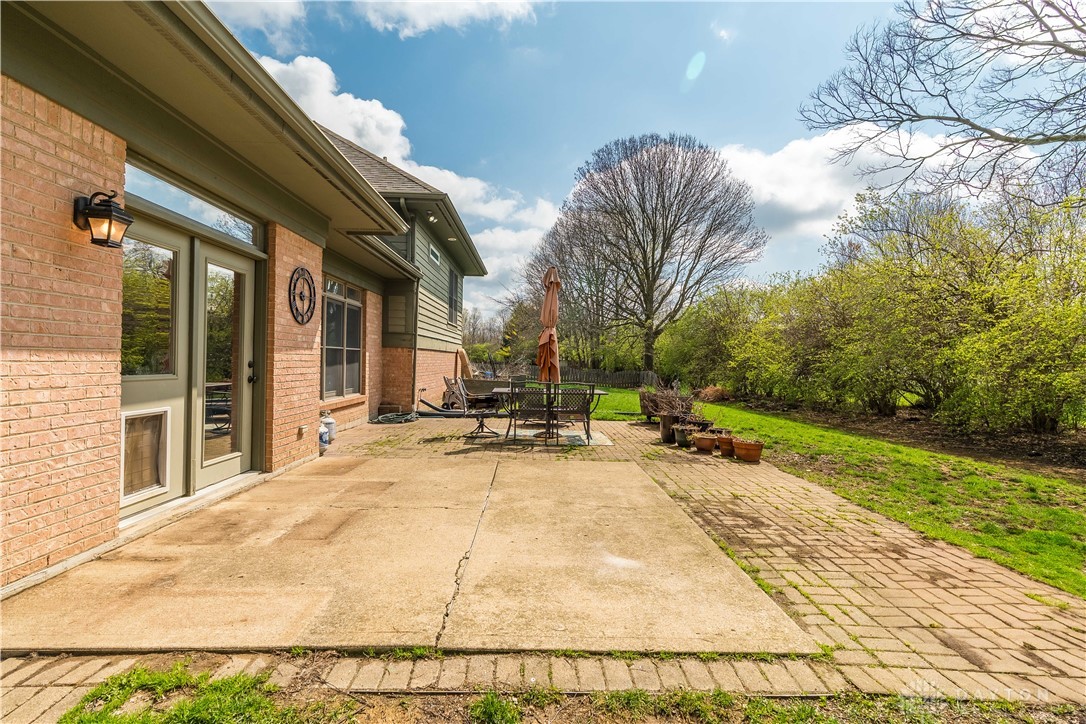 10680 Meadowfields Court