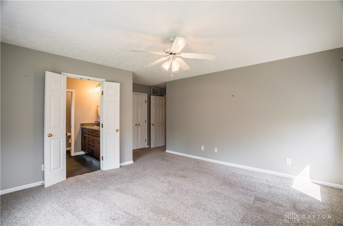 10680 Meadowfields Court