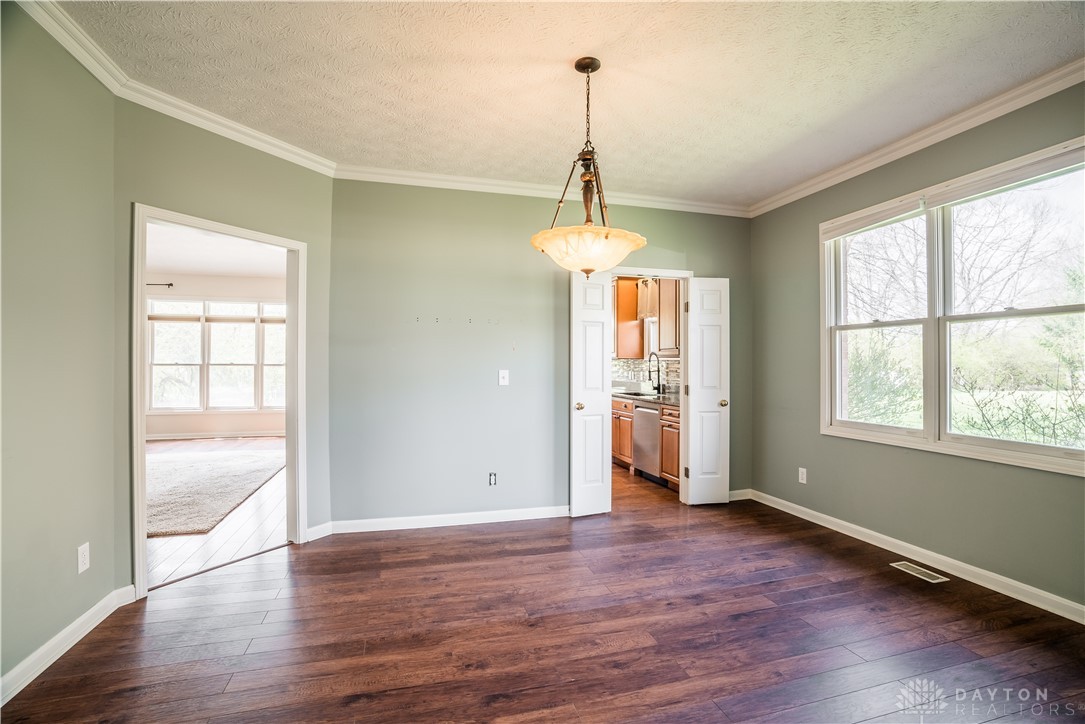 10680 Meadowfields Court