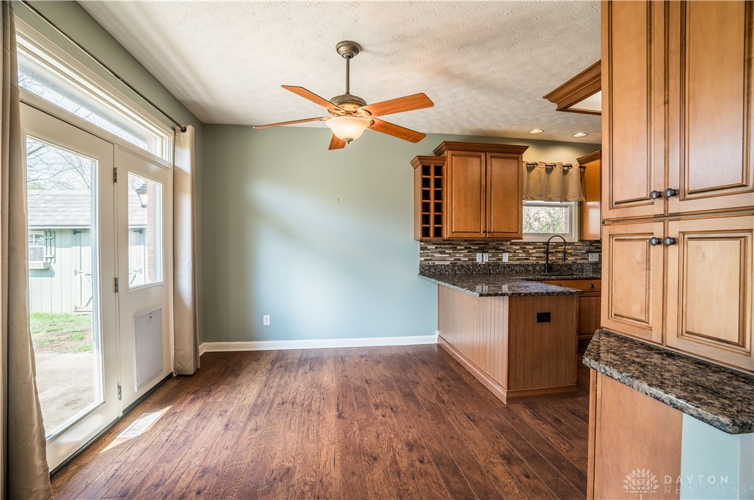 10680 Meadowfields Court