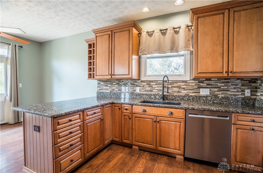 10680 Meadowfields Court