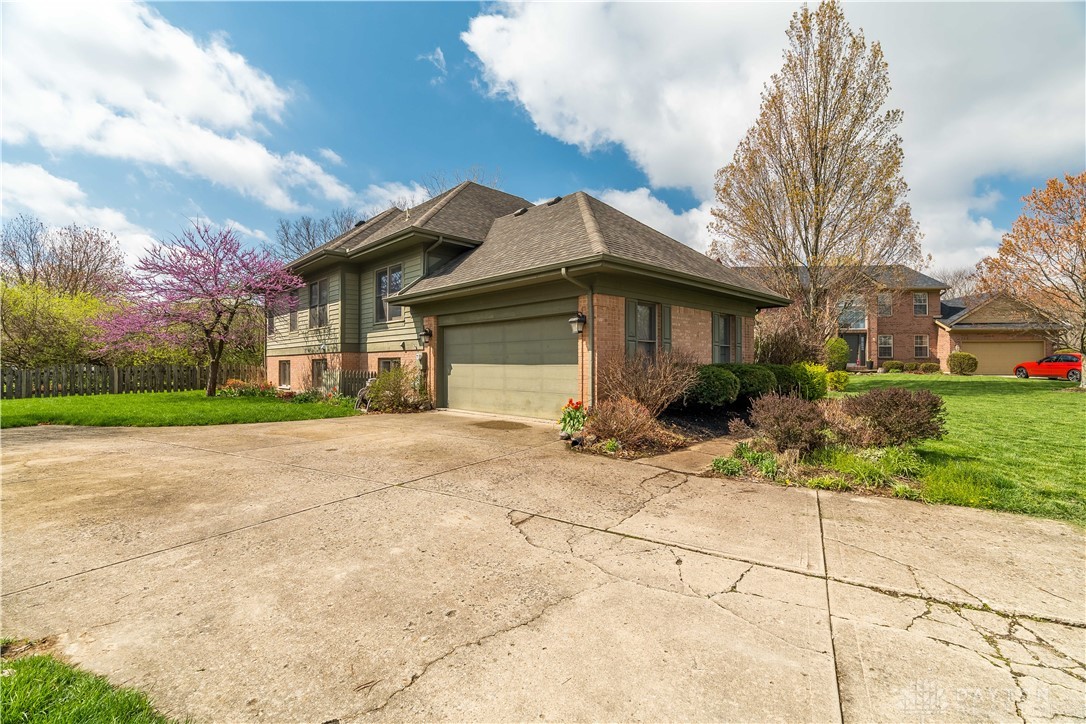 10680 Meadowfields Court