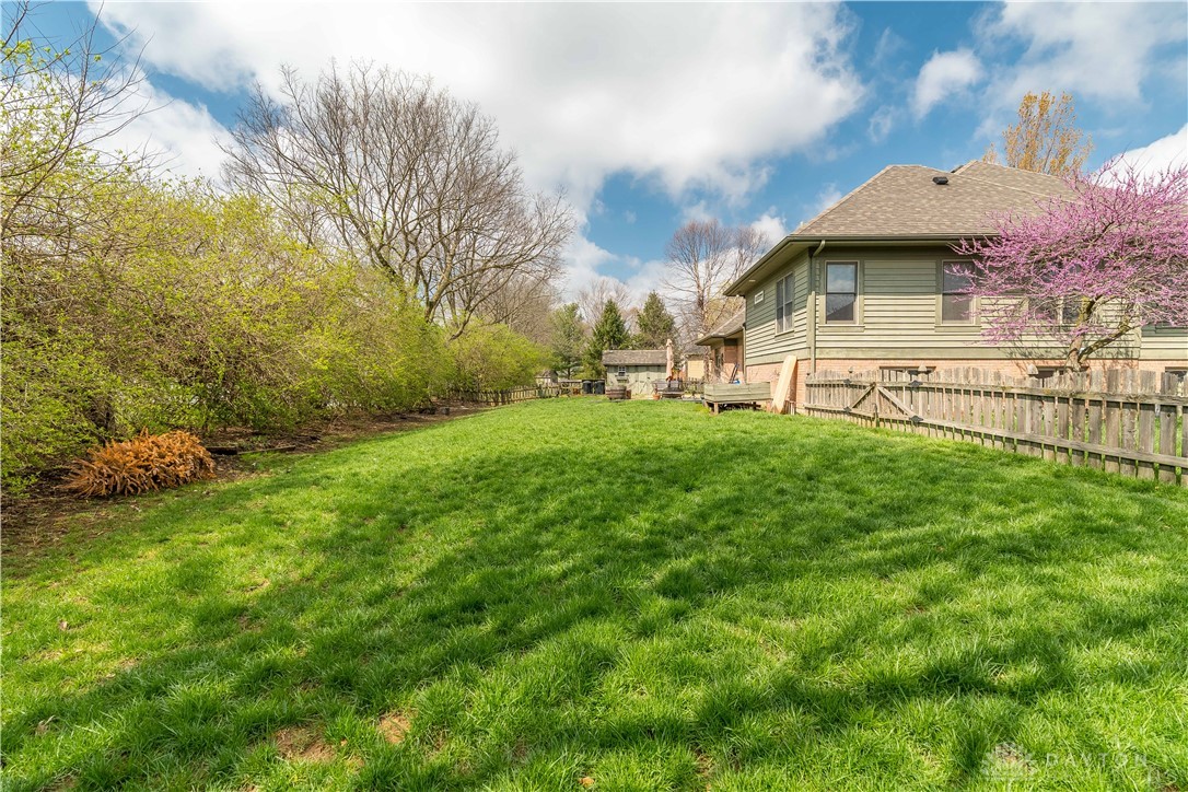 10680 Meadowfields Court