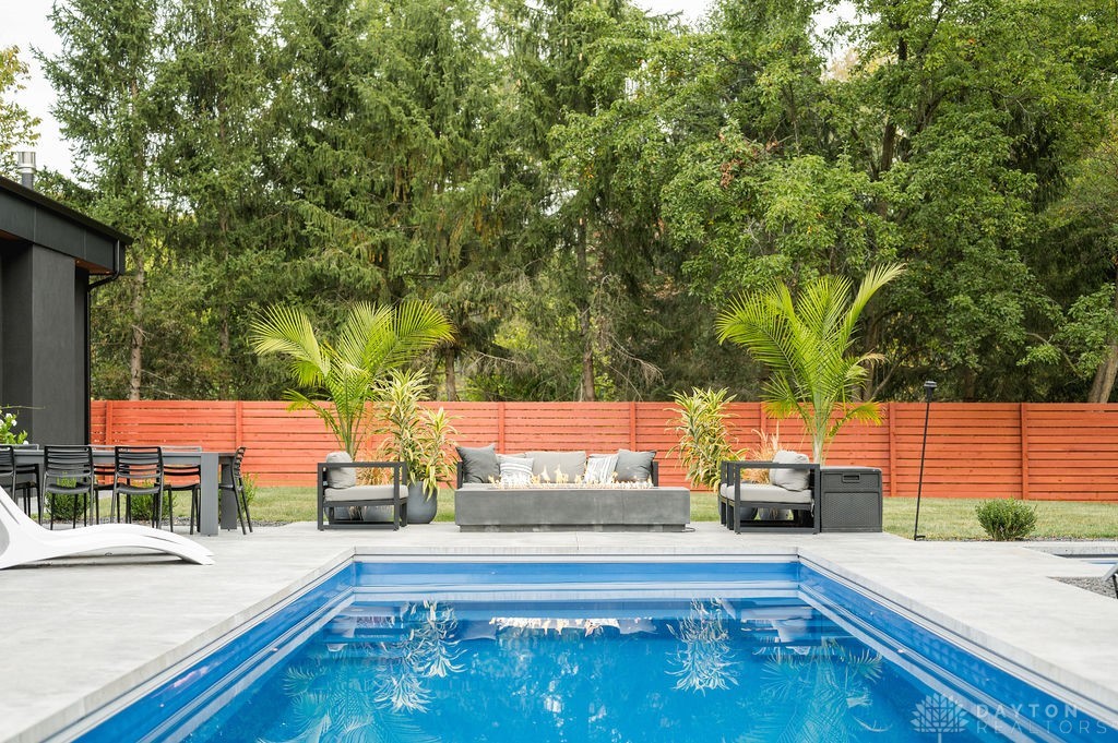 2360 Signal Hill Road