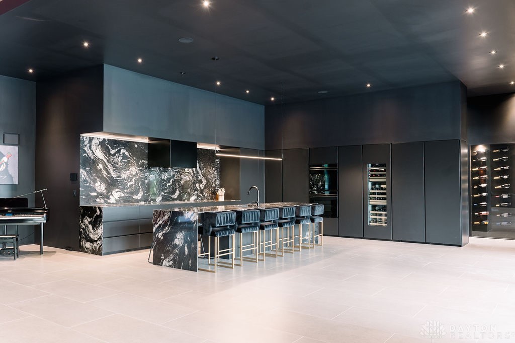 2360 Signal Hill Road