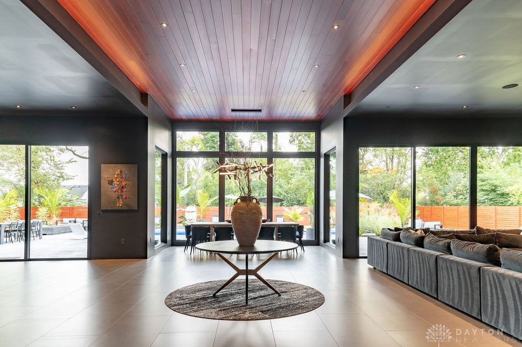 2360 Signal Hill Road