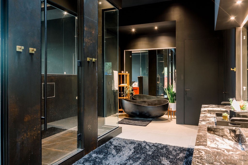 2360 Signal Hill Road