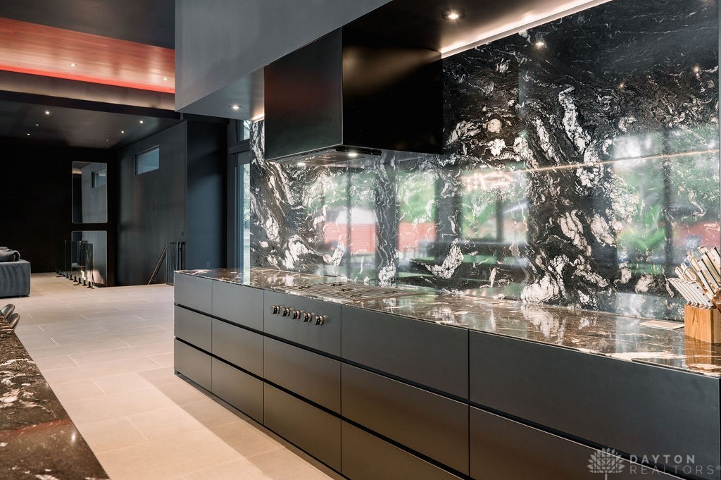 2360 Signal Hill Road