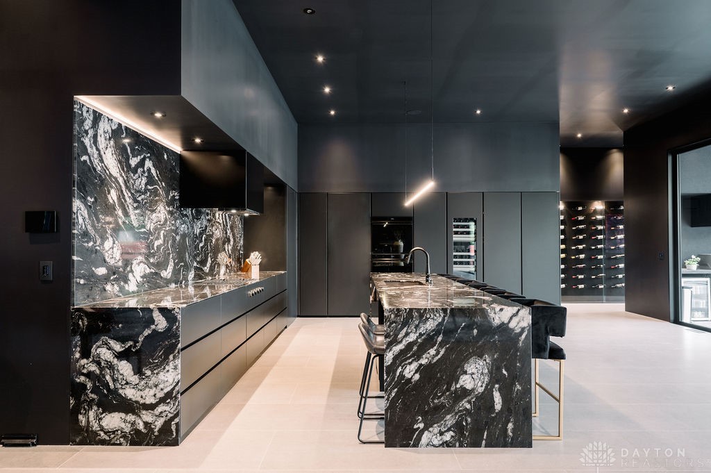 2360 Signal Hill Road