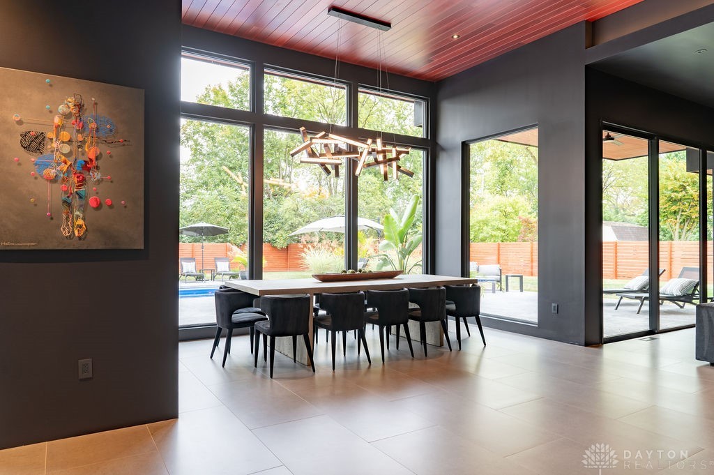 2360 Signal Hill Road