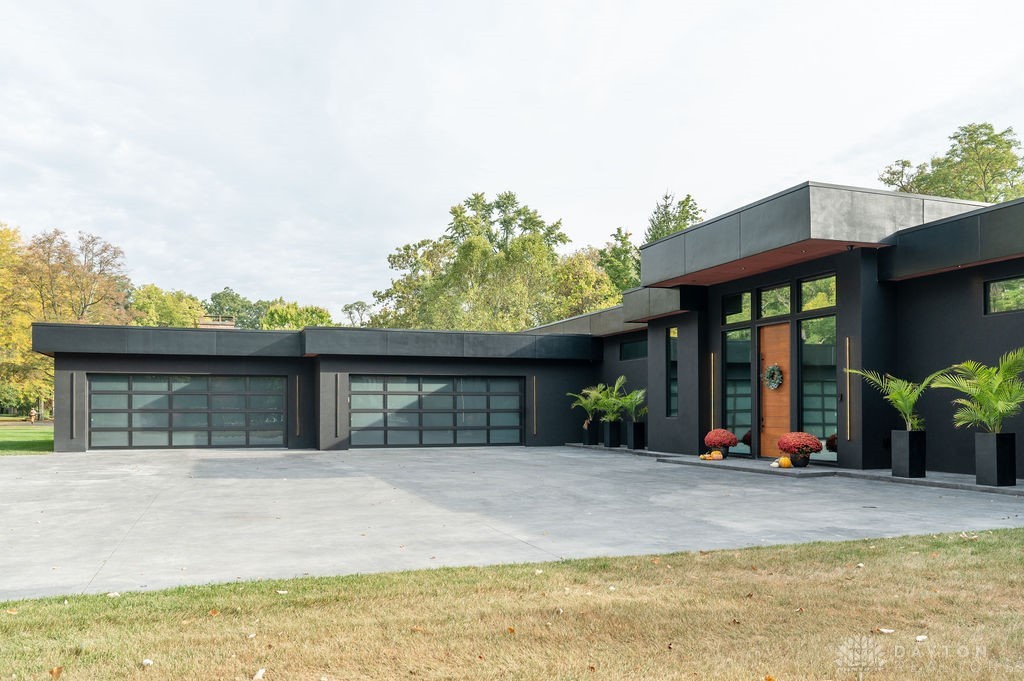 2360 Signal Hill Road