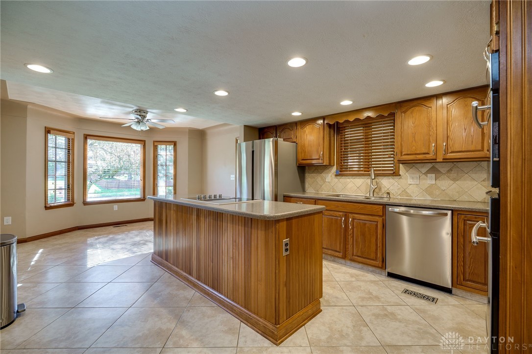 3991 Maple Grove Lane