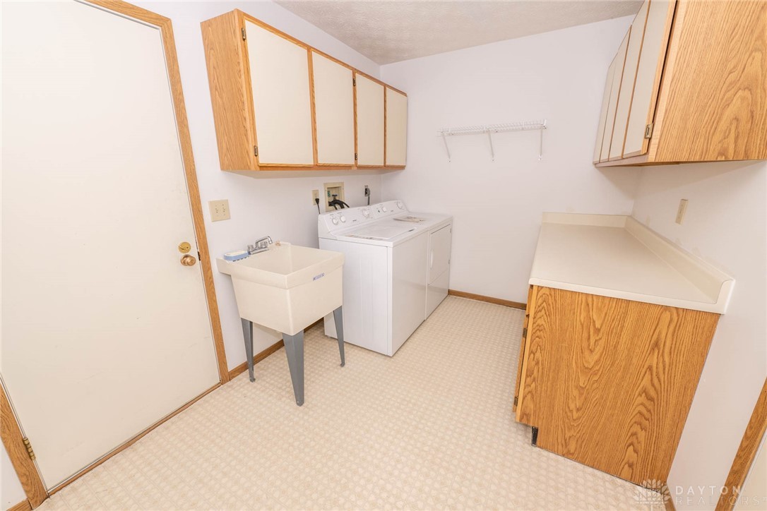 6820 Willow Creek Drive