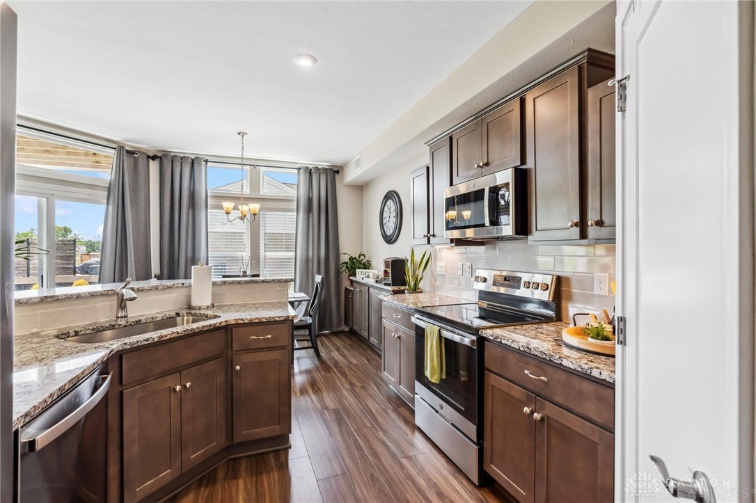 21 Pebble Brook Place