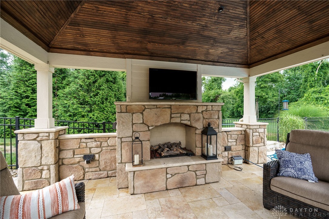 8533 Silver Oak Court