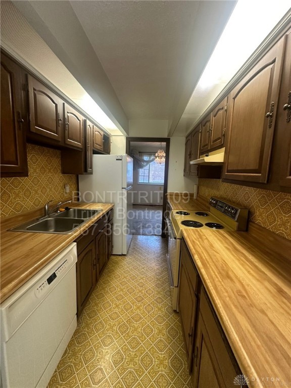 8760 Shadycreek Drive 8758