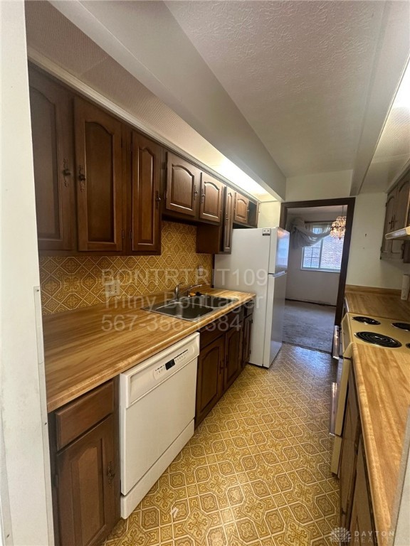 8760 Shadycreek Drive 8758