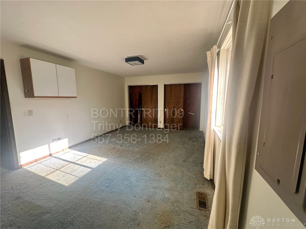 8760 Shadycreek Drive 8758