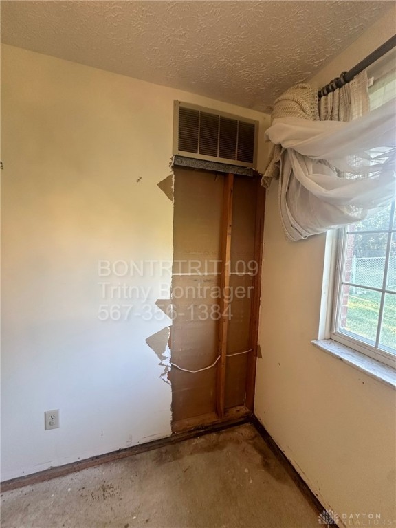 8760 Shadycreek Drive 8758