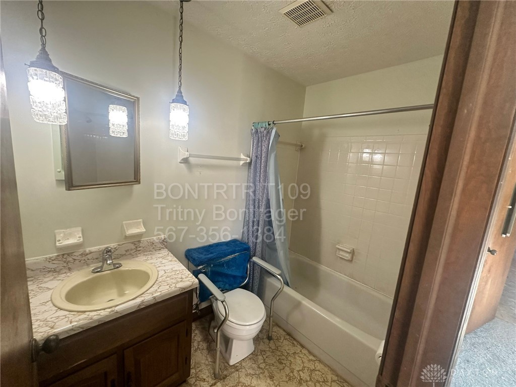 8760 Shadycreek Drive 8758