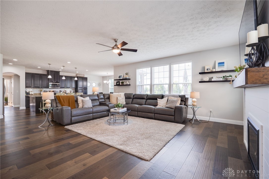 9313 Maple Brook Street