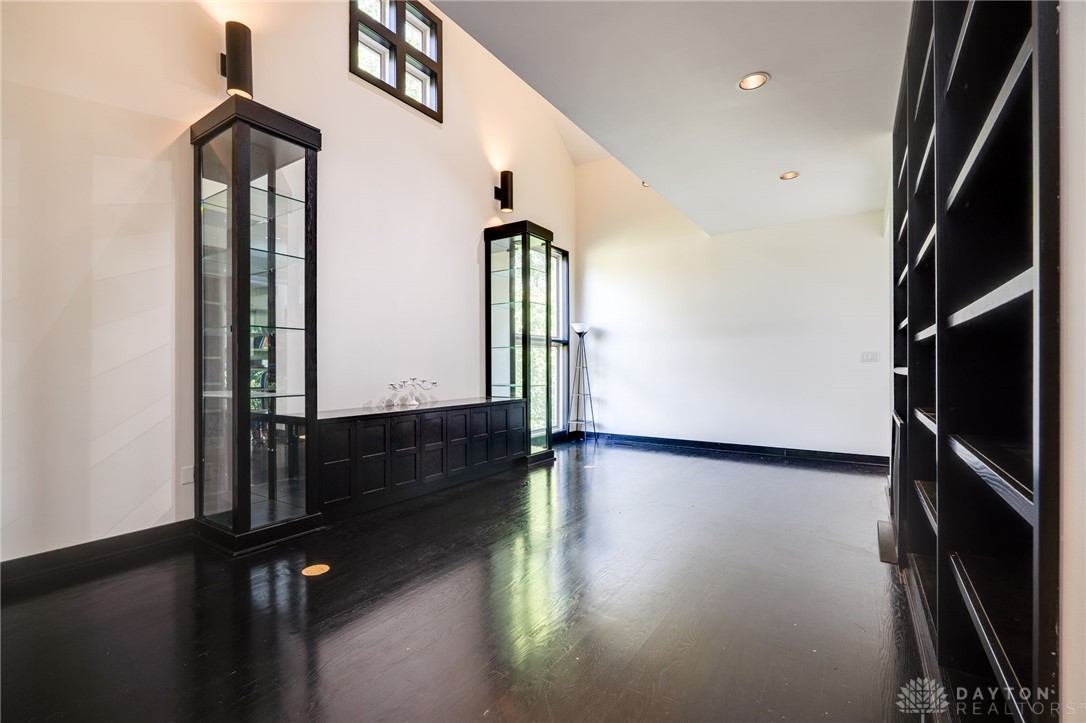 7077 Meeker Commons Lane