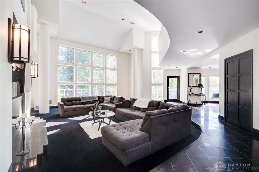 7077 Meeker Commons Lane