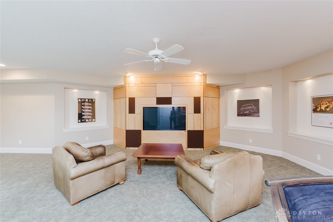 10679 Chestnut Hill Lane