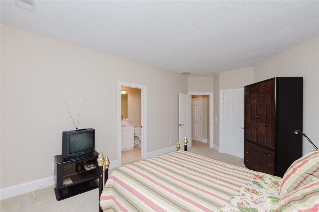 10679 Chestnut Hill Lane