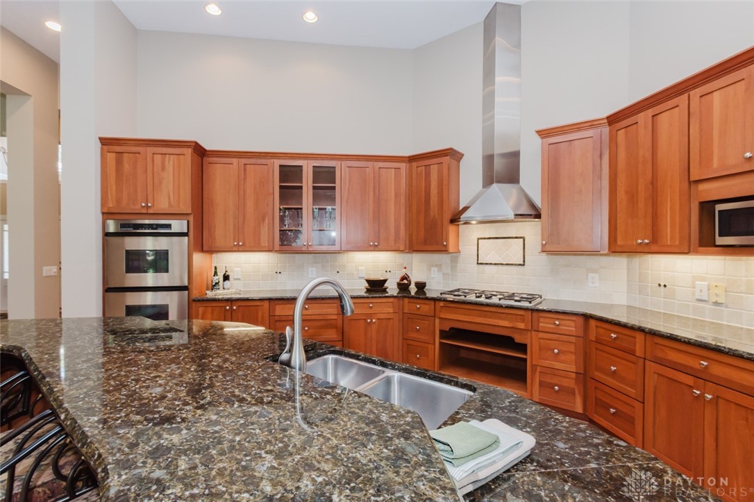 10679 Chestnut Hill Lane