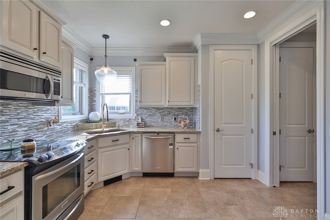 3982 Shadowleaf Drive