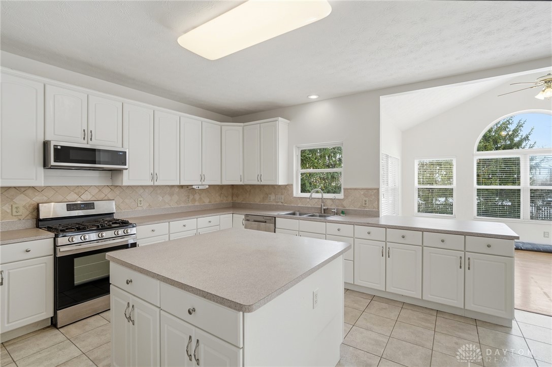 640 Springmill Drive