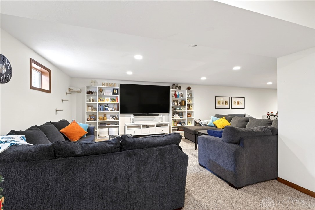 187 Hickory Pointe Drive