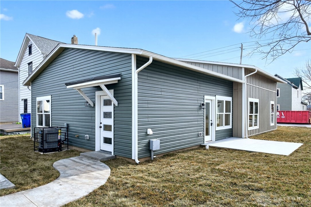 1131 W 2nd Street