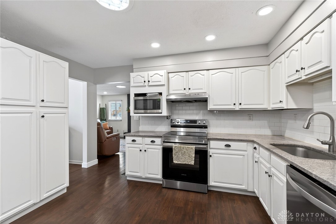 2243 Pin Oak Court