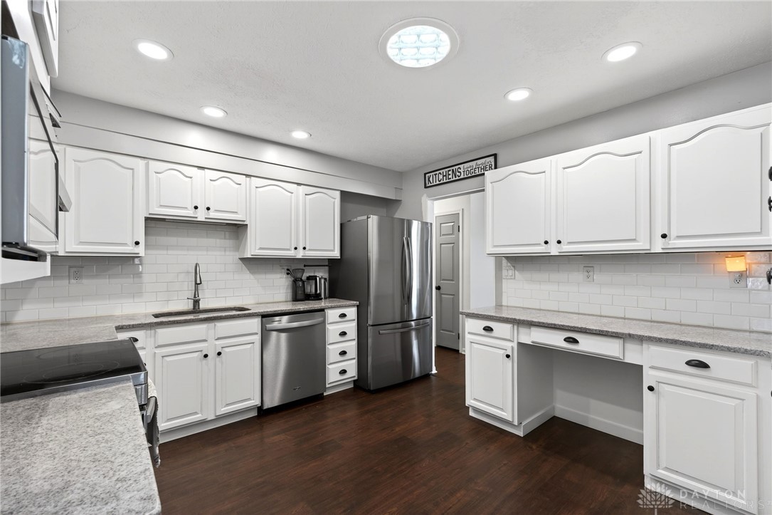 2243 Pin Oak Court