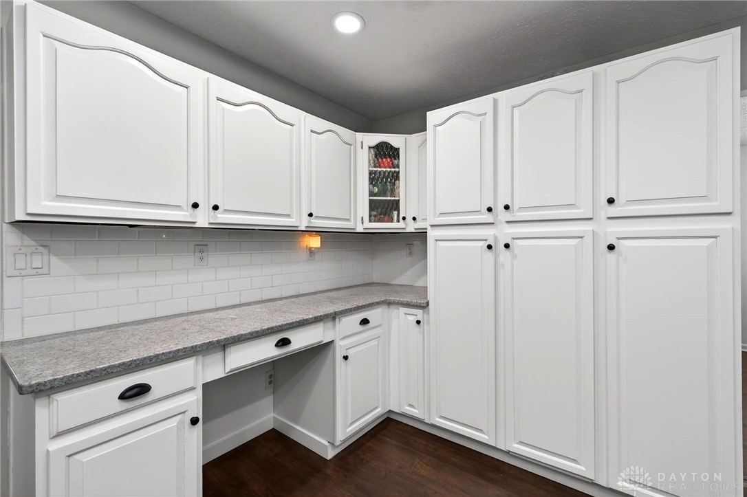 2243 Pin Oak Court