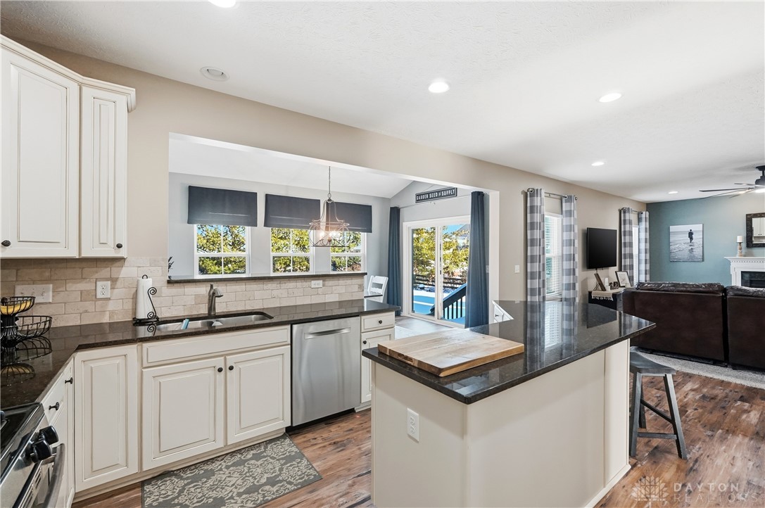 3262 Blue Springs Drive