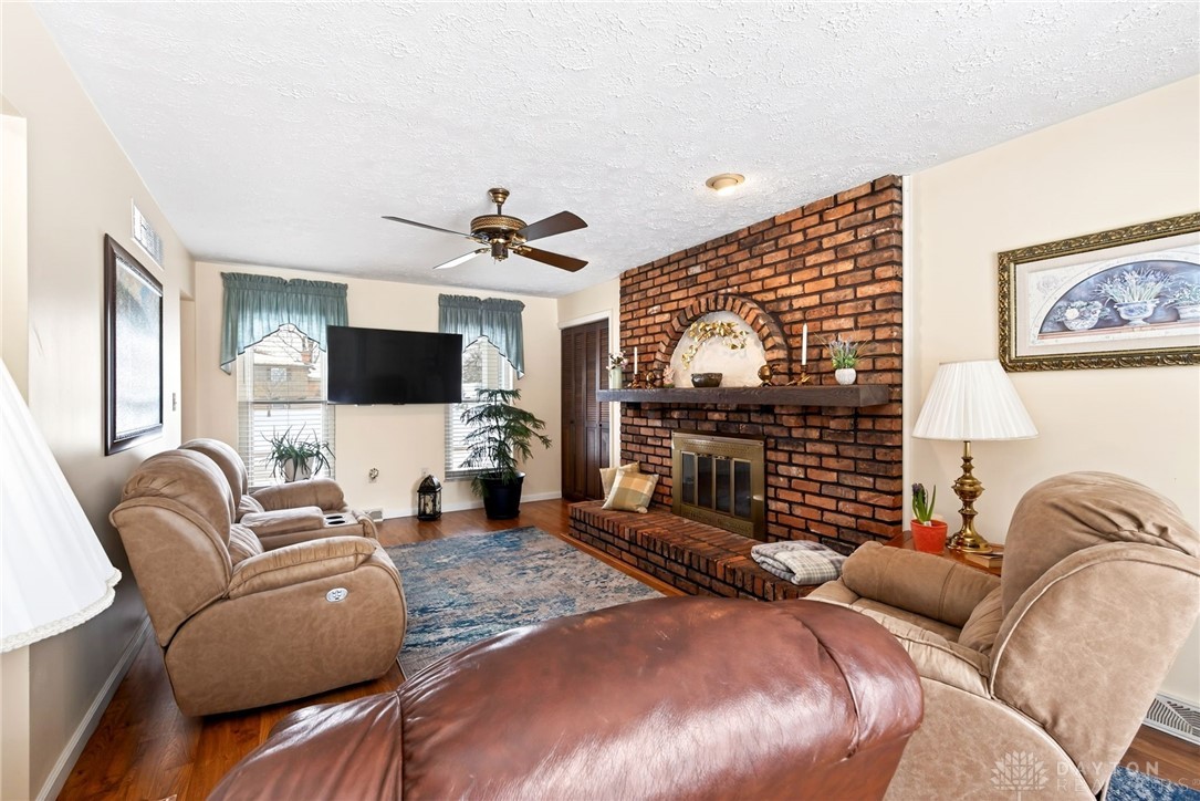 6993 Forest View Court