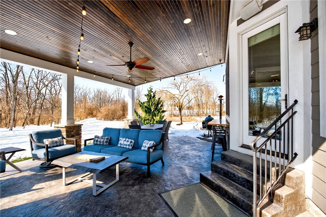 7293 Stone Ridge Drive