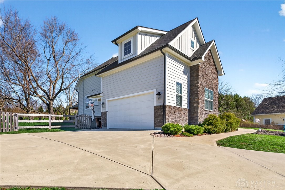 7425 Stoneham Circle