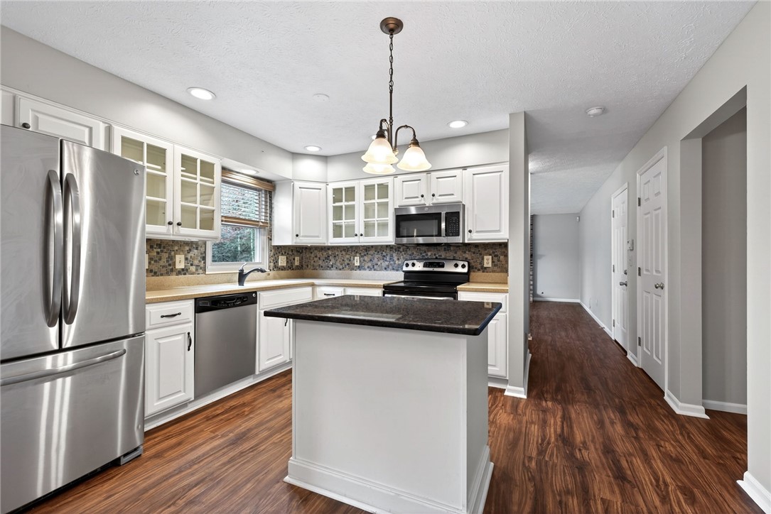 40 Turnberry Court