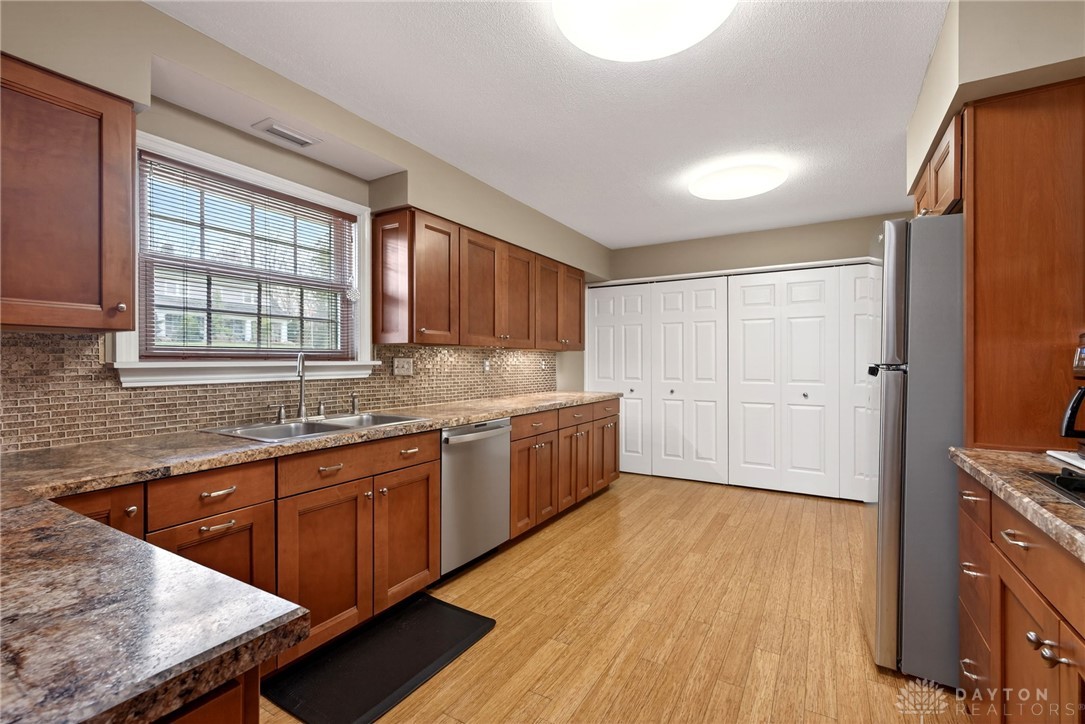 5590 Folkestone Drive