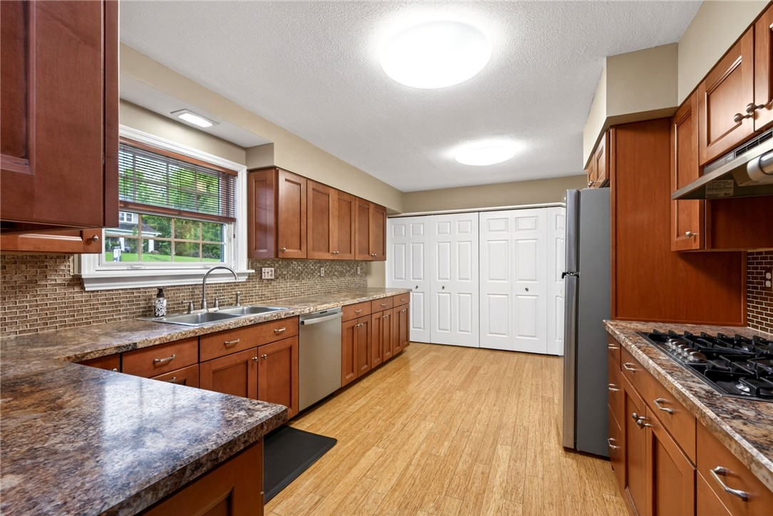 5590 Folkestone Drive