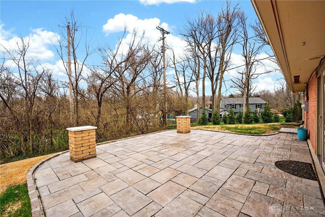 5590 Folkestone Drive