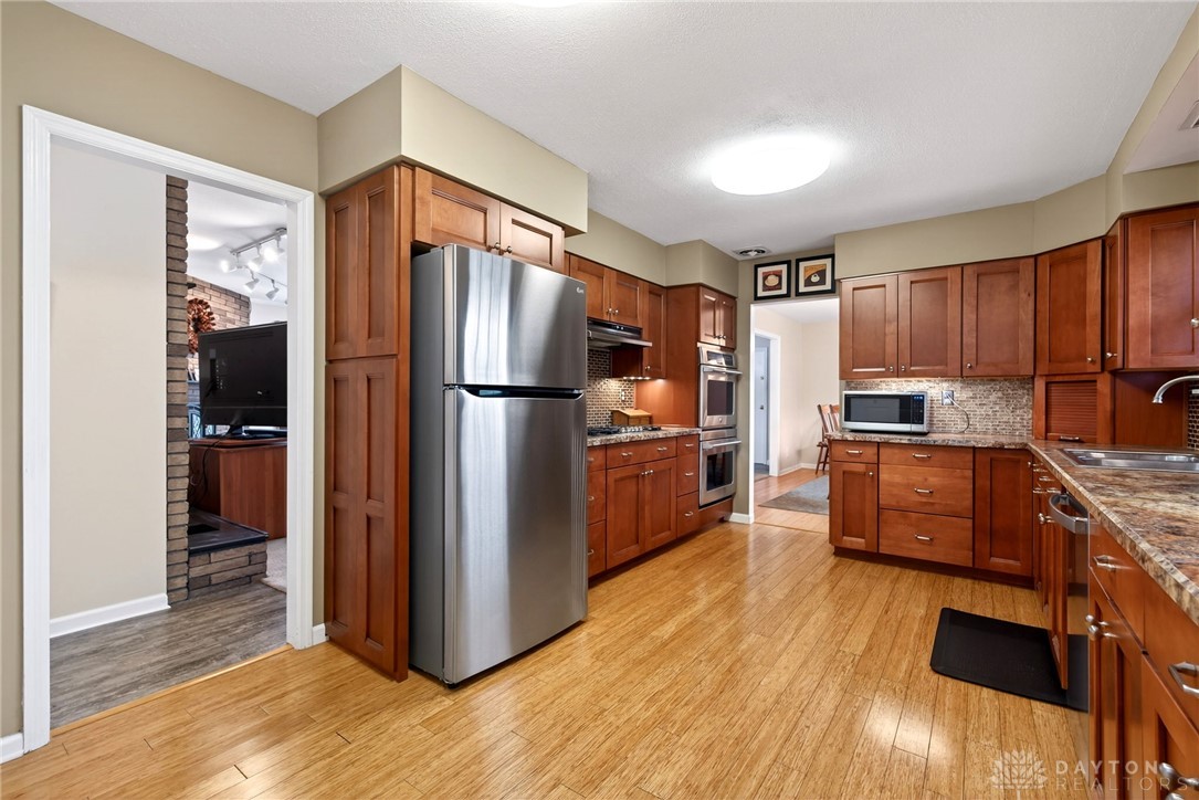 5590 Folkestone Drive